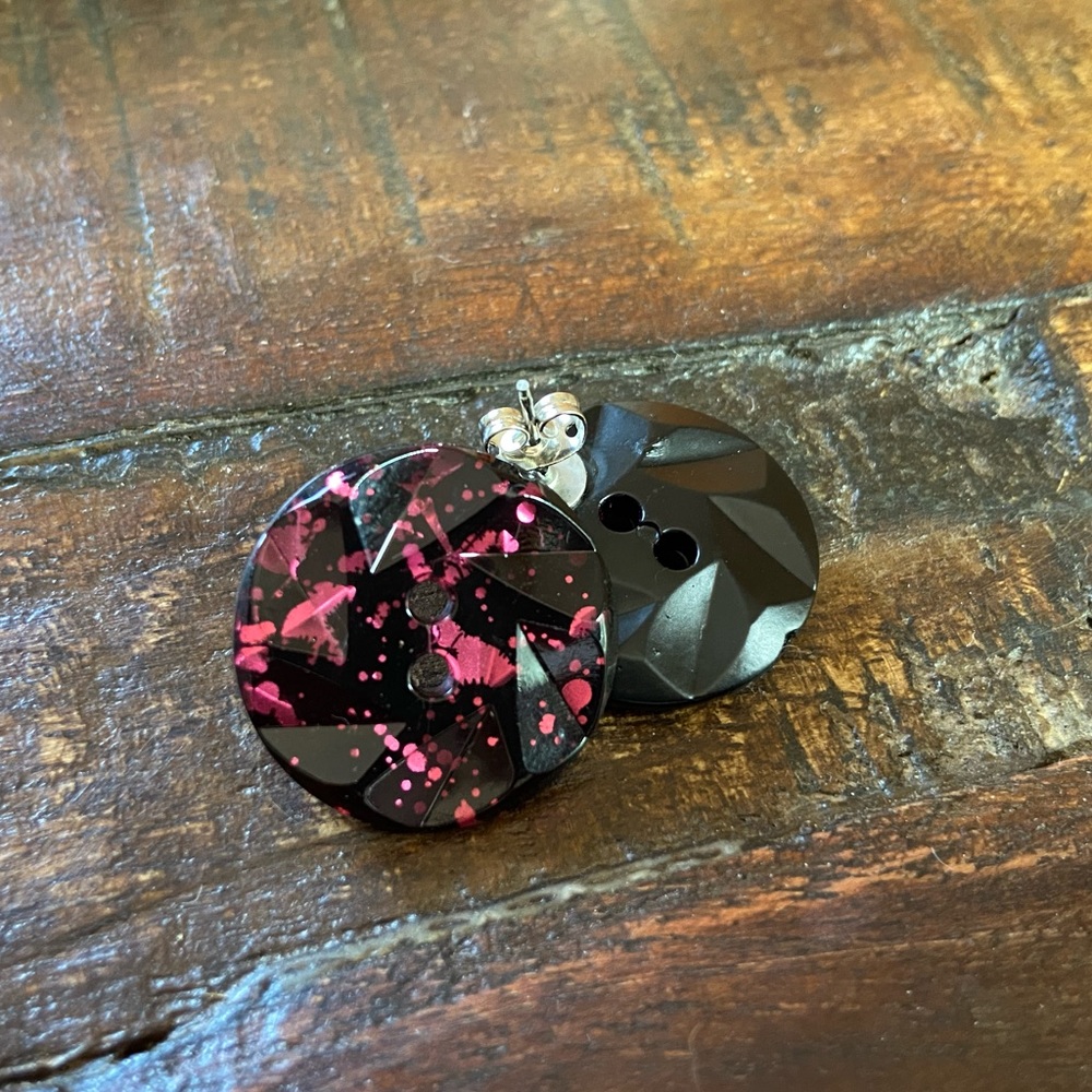 Handmade button earrings - Picture 2 of 2